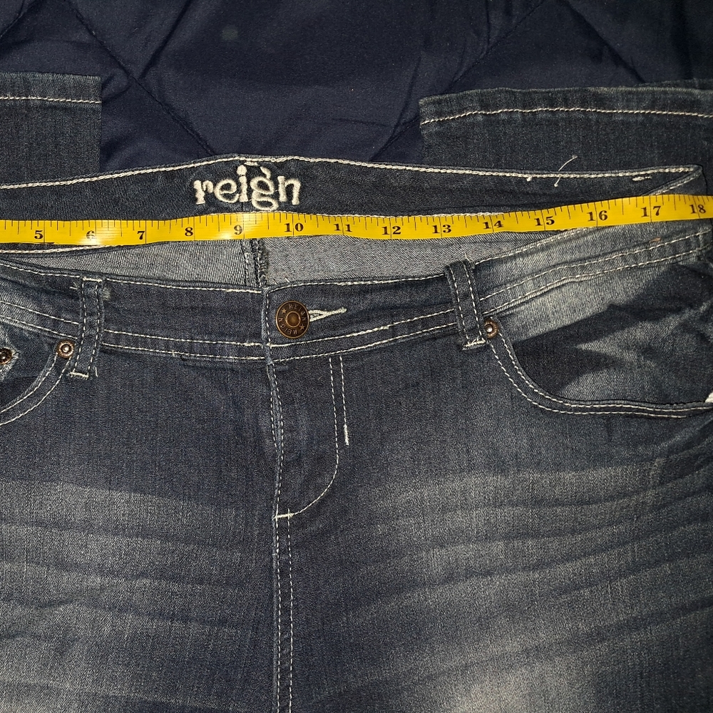 Jeans - Picture 2 of 6